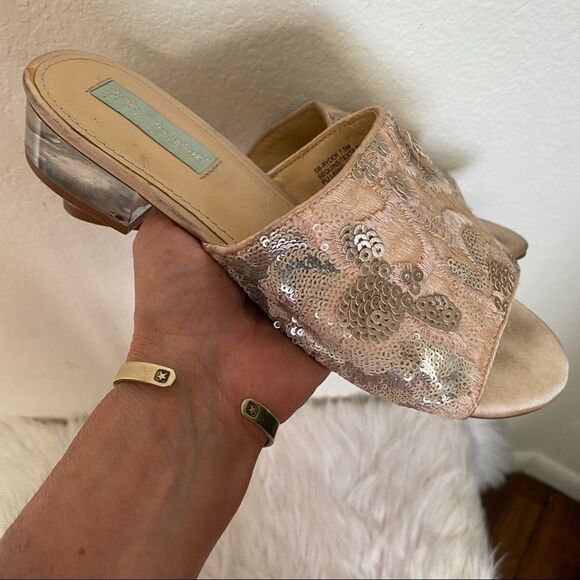 Betsy Johnson SR-Ryder blush sequins embroidered lucite block heel slides 7.5 - Picture 5 of 13
